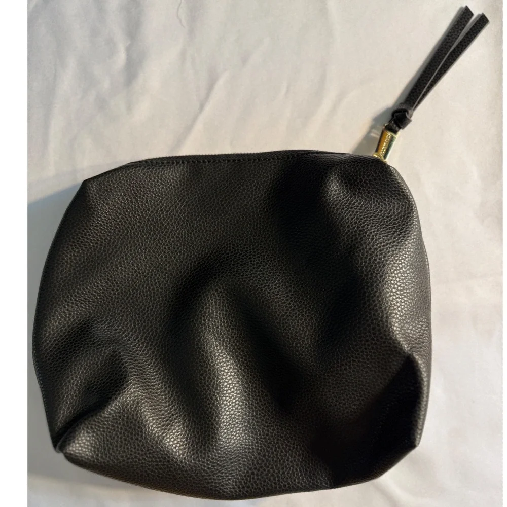 Steve Madden Black Pebbled Faux Leather Cosmetic Bag Gold Tone Zipper Pouch